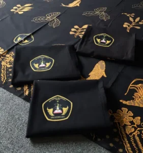 batik berlogo