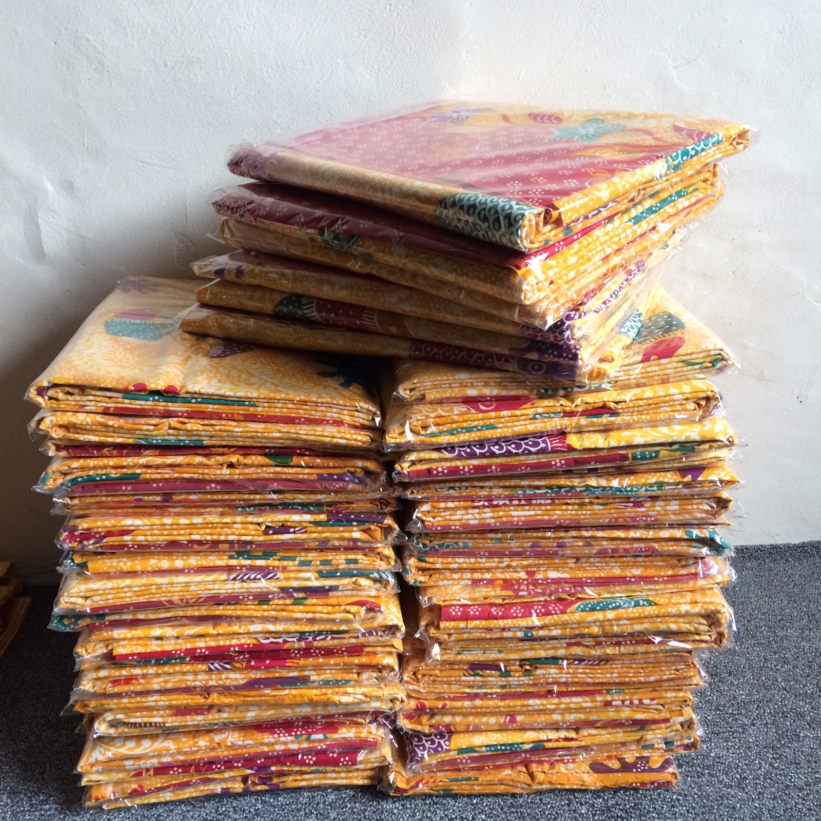 Hasil produksi batik instansi TabinaCo